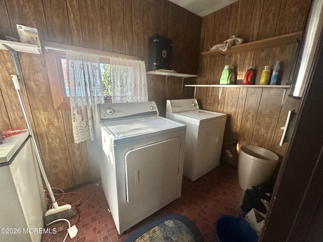 Building Photo - 1 Peach Tree Rd