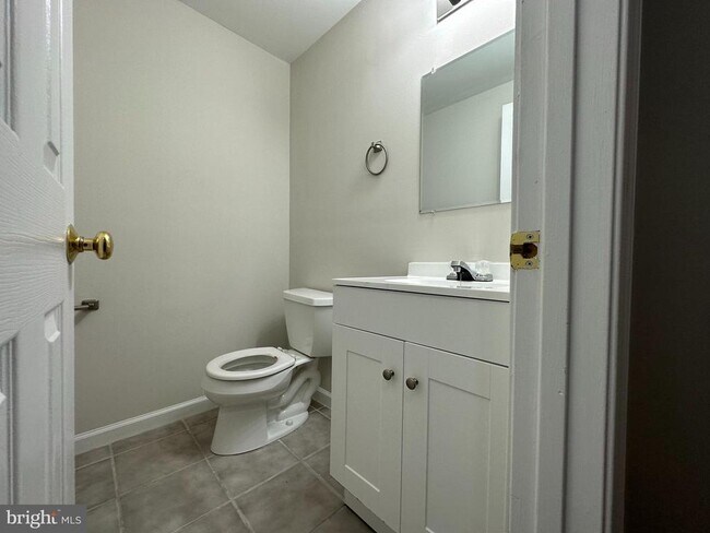Building Photo - 7822 Brookview Ct