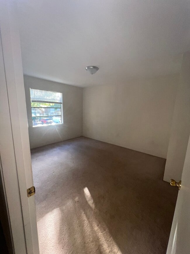 Building Photo - 3016 Parkway Blvd