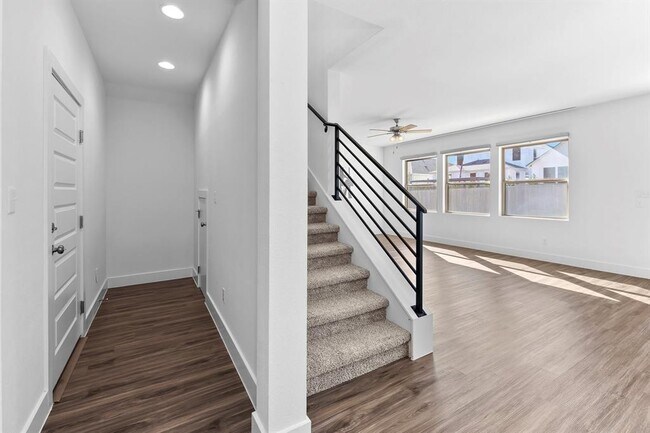 Building Photo - 2313 Ringstaff Rd