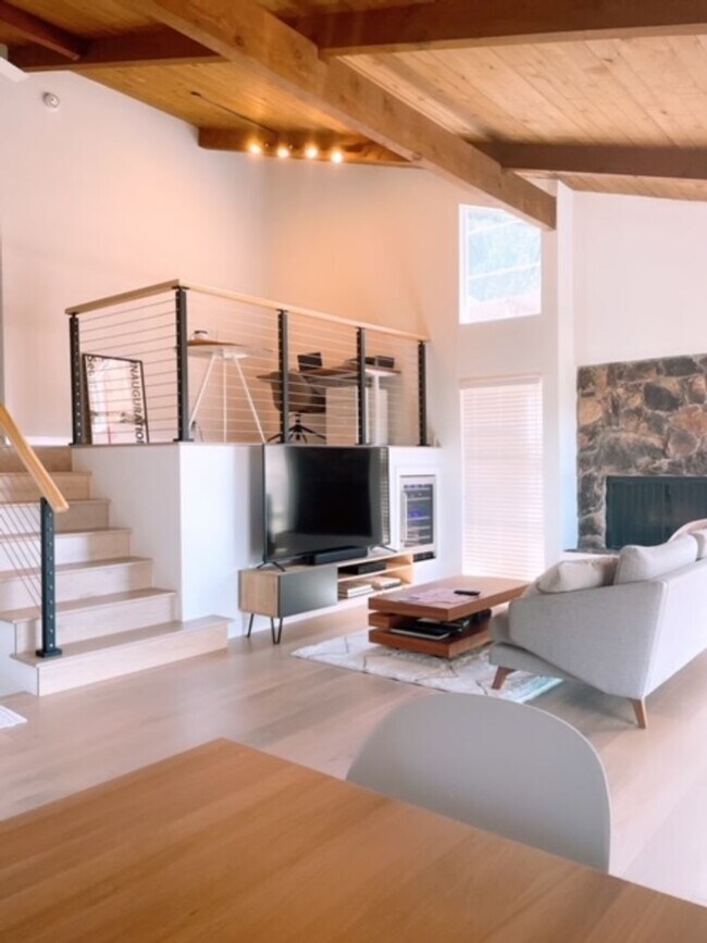Building Photo - Chic Piedmont Pines Three Bedroom Home Coming Soon!