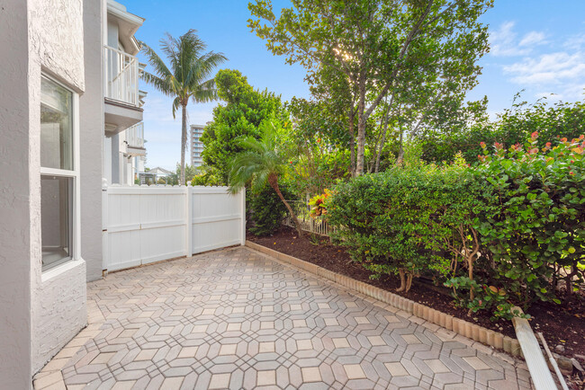 Building Photo - 774 Seaview Dr