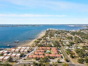 Building Photo - 2100 W Beach Dr