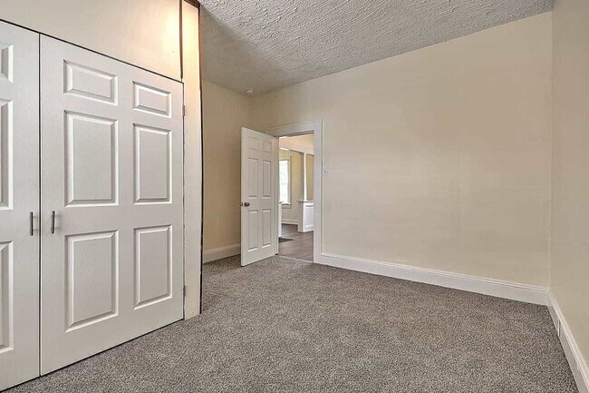 Building Photo - Modernized Historic 2 Bedroom 1 Bath Home ...