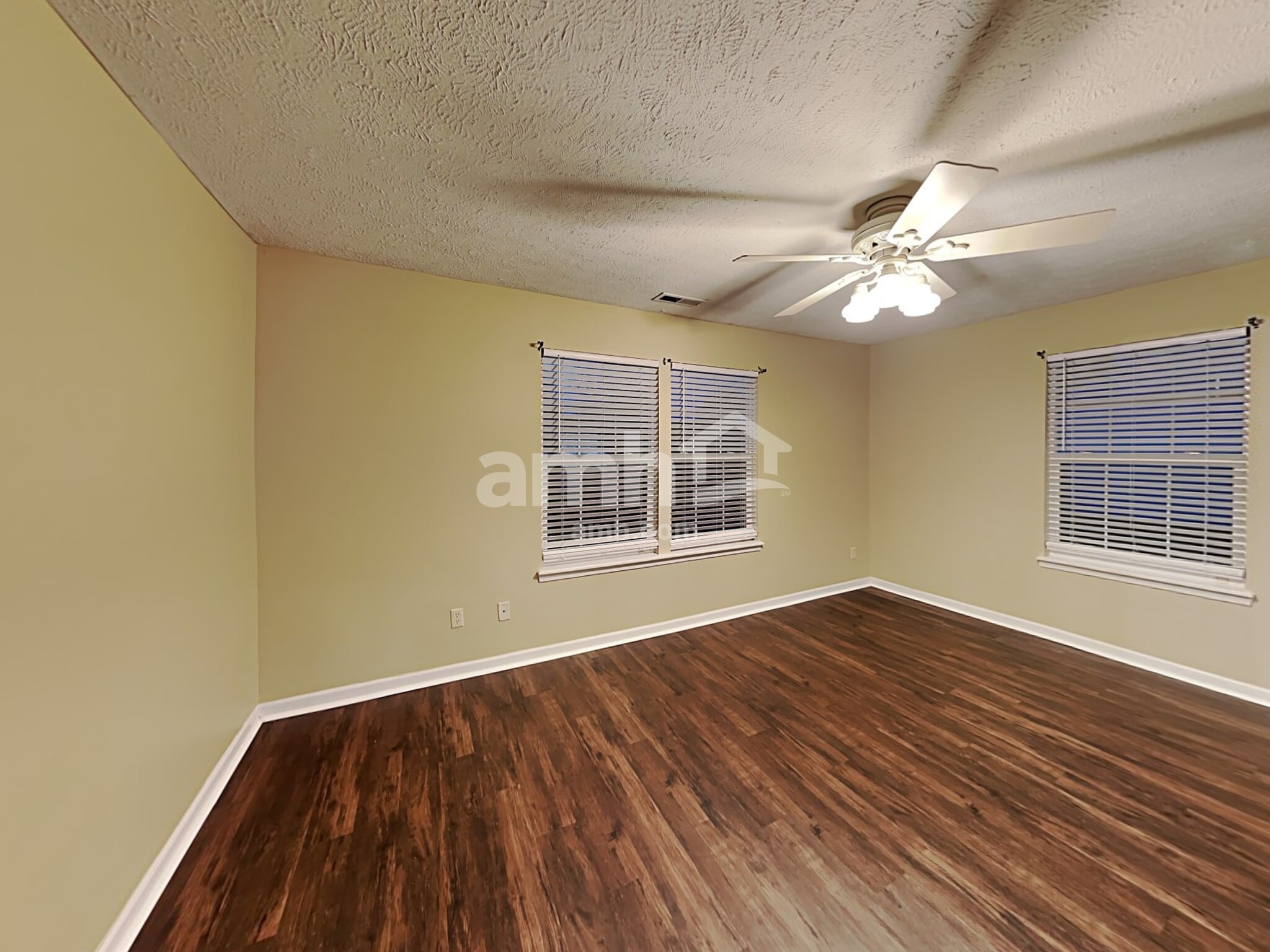 Building Photo - 894 Windsor Ln