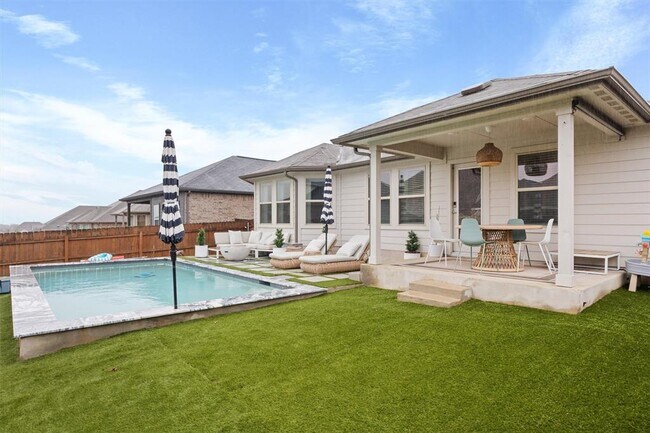 Building Photo - 6604 Coalinga Ln