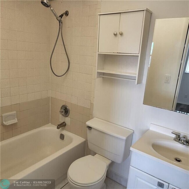 Building Photo - 8060 S Colony Cir