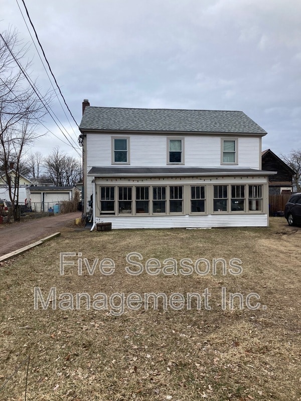 Primary Photo - 49 Intervale Ave
