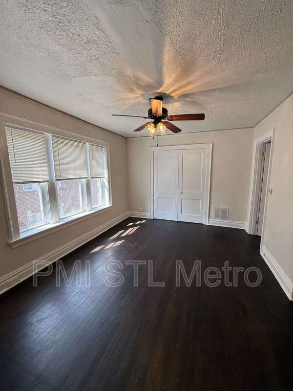 Building Photo - 3883 Meramec St