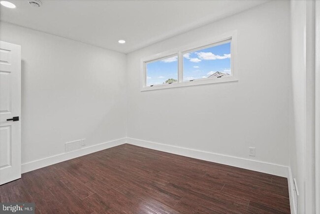 Building Photo - 750 Tydings Rd