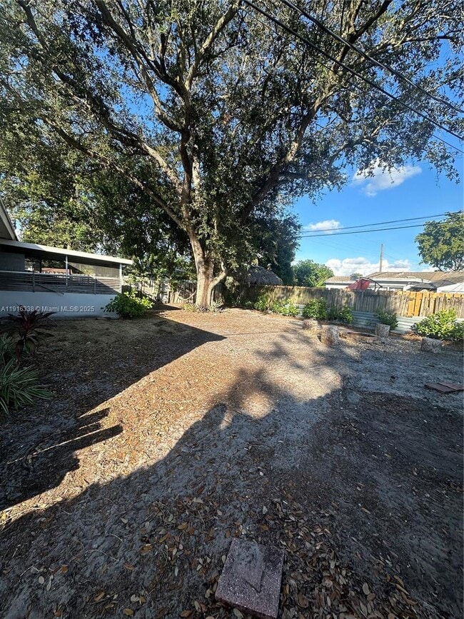 Building Photo - 2421 N 57th Terrace