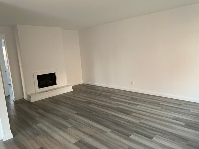 Building Photo - 7751 Newman Ave