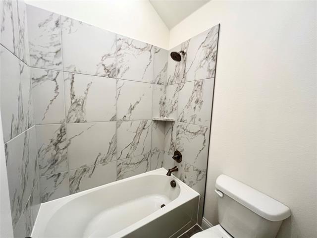 Building Photo - 4002 Whitetail Ln