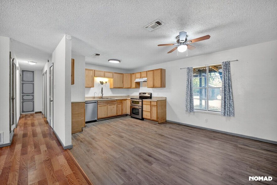 Building Photo - 604 Fegan St