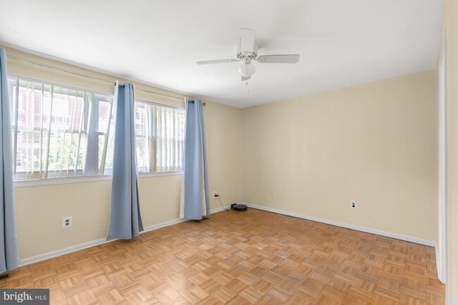 Building Photo - 6736 Emlen St