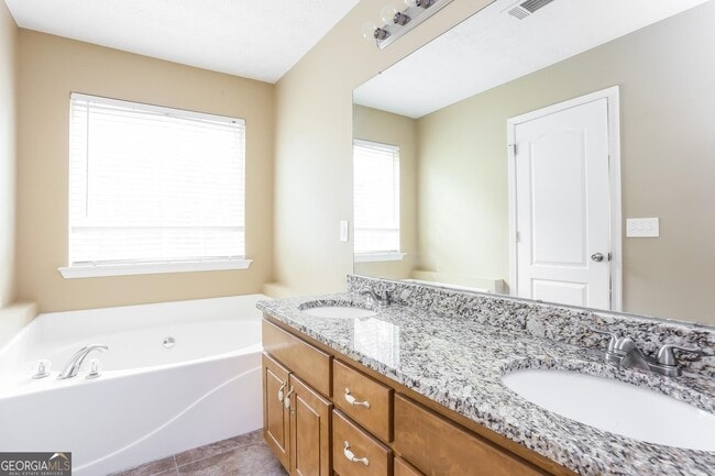 Building Photo - 70 Oak Meadows Dr
