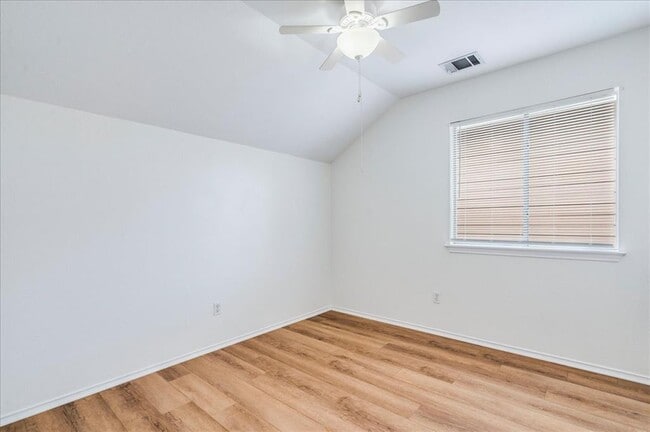 Building Photo - 140 Schmidt