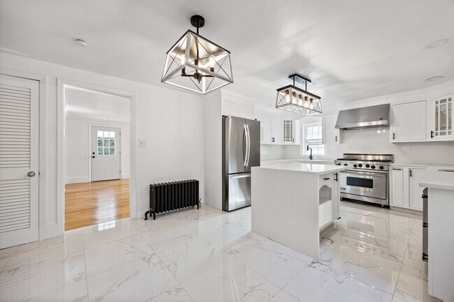 Building Photo - 2921 Nichols Ave