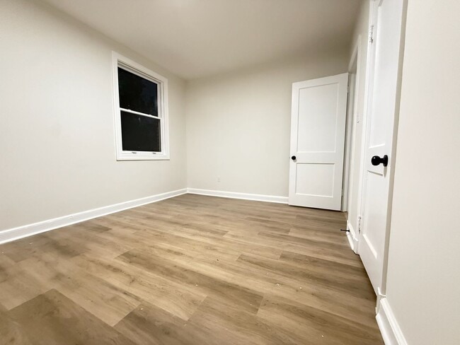 Building Photo - Fully Remodeled 3BR/2BA Home!