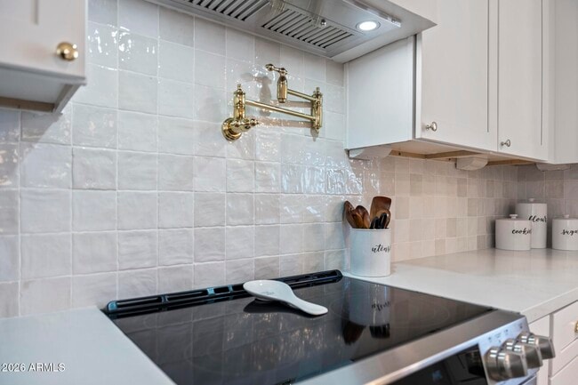 Building Photo - 8513 E Indianola Ave