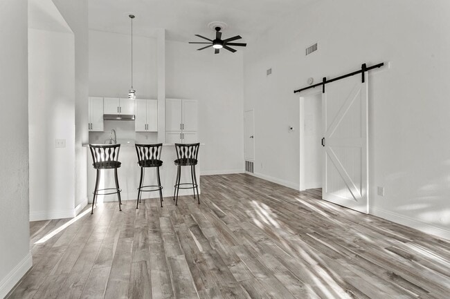 Building Photo - UPGRADED ONE BEDROOM OASIS IN GATED COMMUNITY