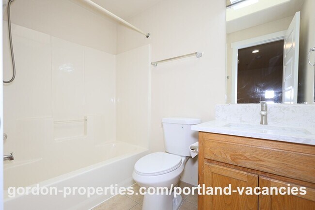 Building Photo - 5407 SE 121st Ave