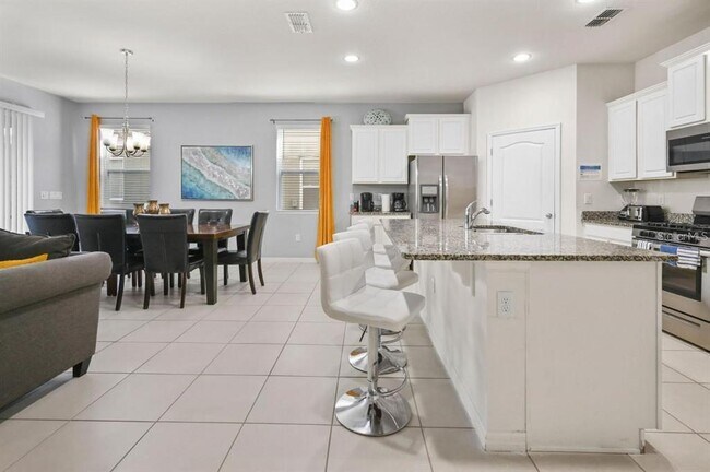 Building Photo - 5276 Oakbourne Ave