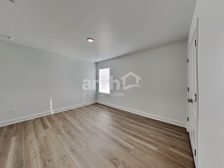 Building Photo - 216 Latitia Lane