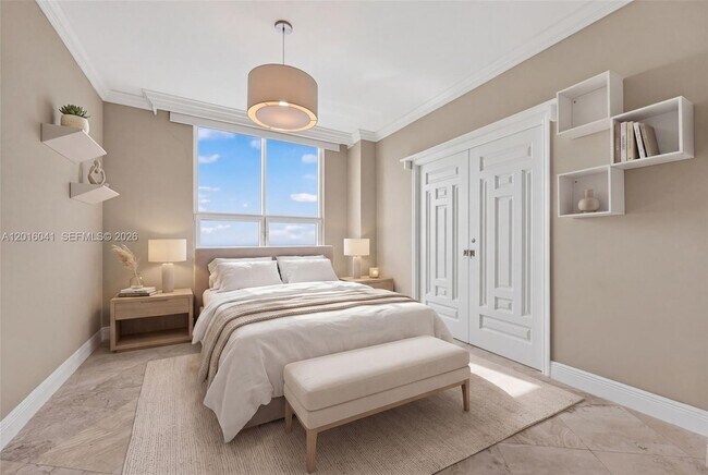 Building Photo - 808 Brickell Key Dr