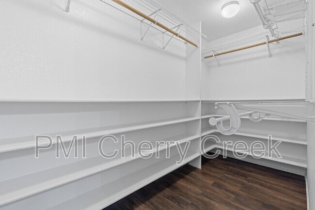 Building Photo - 267 N Millbrook St