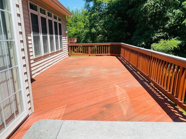 Building Photo - GORGEOUS FORMER MODEL HOME - MINUTES TO QUANTICO