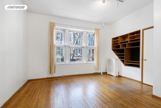 Building Photo - 55 Hicks St