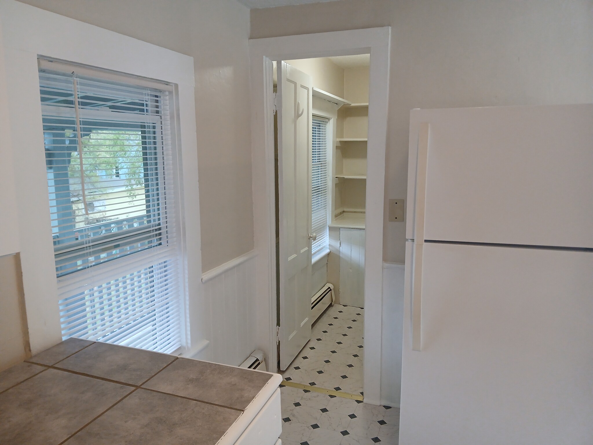 Kitchen - 112 Library Ave