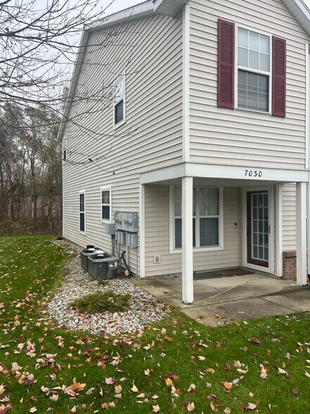 Front Entrance - 7030 S Cannon Place Ln