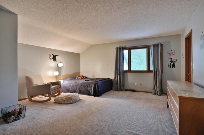 Building Photo - 668 Eagle Ridge