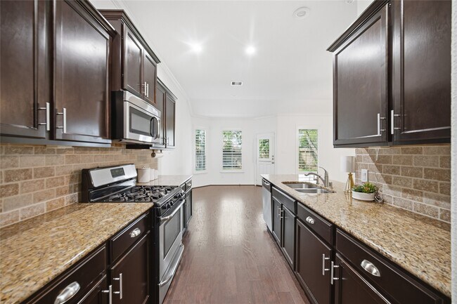 Building Photo - 3831 Daintree Park Dr