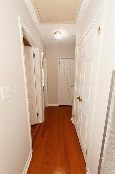 Building Photo - 6517 Gloucester Mews