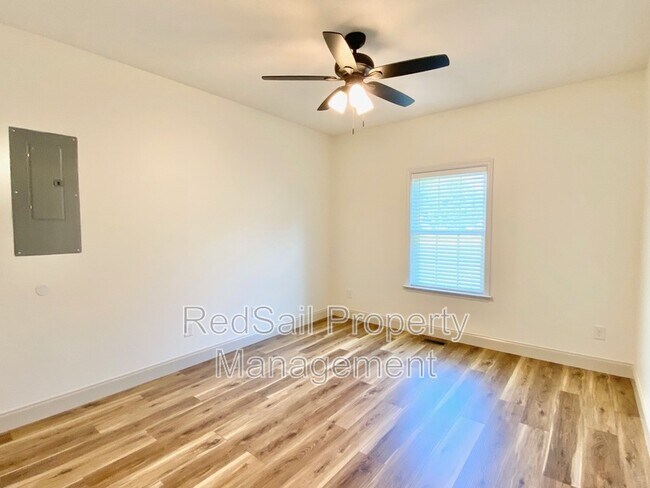 Building Photo - 5309 Rhoda Ln
