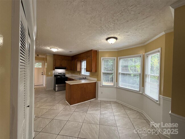 Building Photo - 9125 Winter Moss Ct