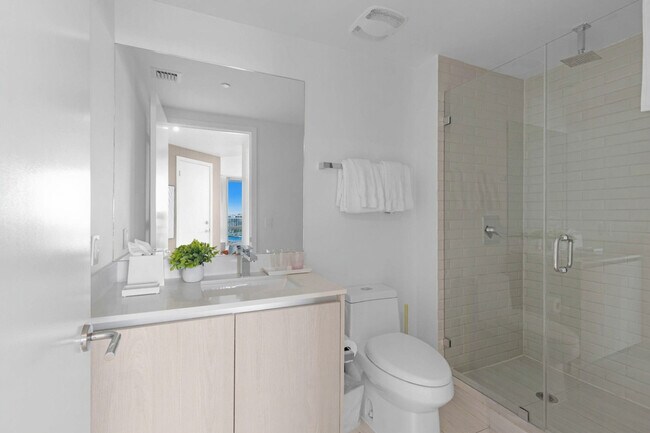 Building Photo - 4010 S Ocean Dr