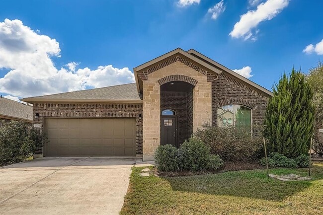 Primary Photo - 16605 Aventura Ave