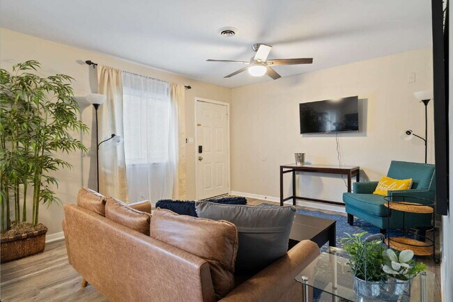 Building Photo - Fully Furnished Apartment in the Heart of Durham!