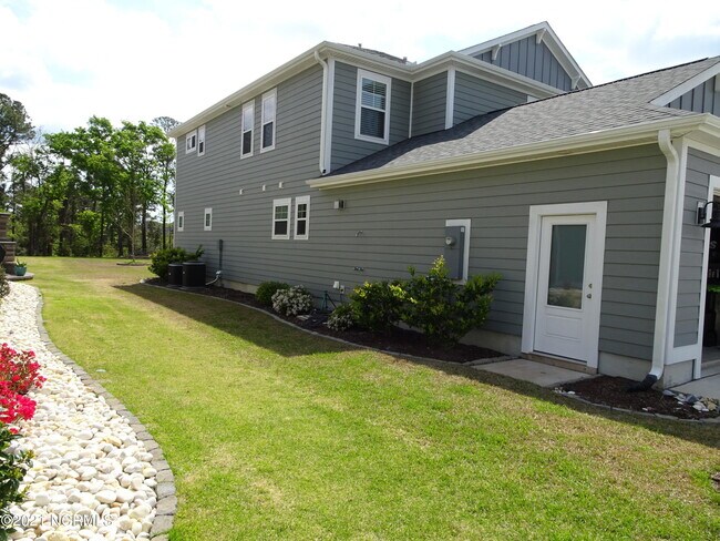 Building Photo - 217 Bogue Carrier Ct