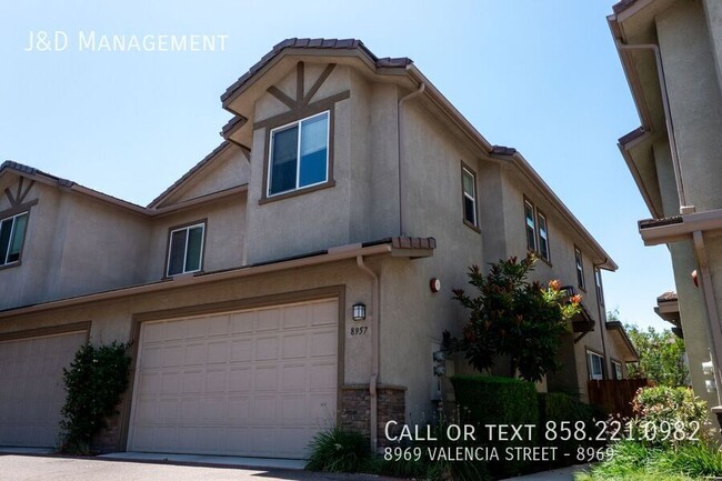 Building Photo - Spacious Townhome w/2 Car Garage in Gated ...