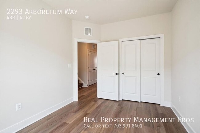 Building Photo - 2293 Arboretum Wy