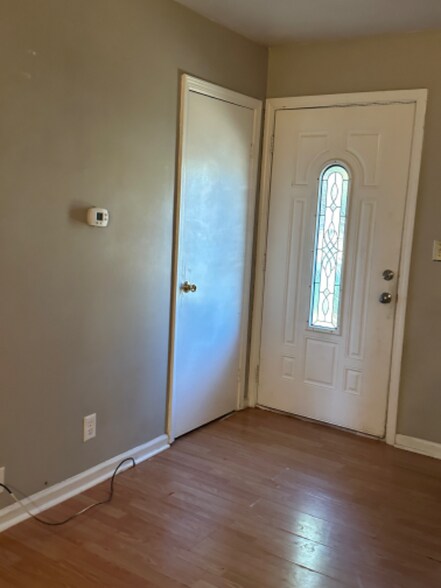 Building Photo - 346 S Skyline Dr