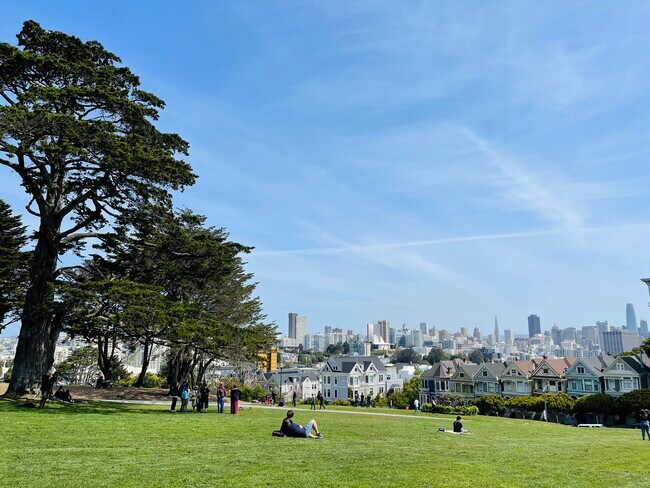 Building Photo - 780 Hayes St