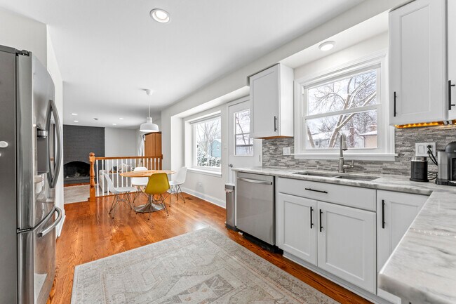 Building Photo - 1213 Selwyn Ln