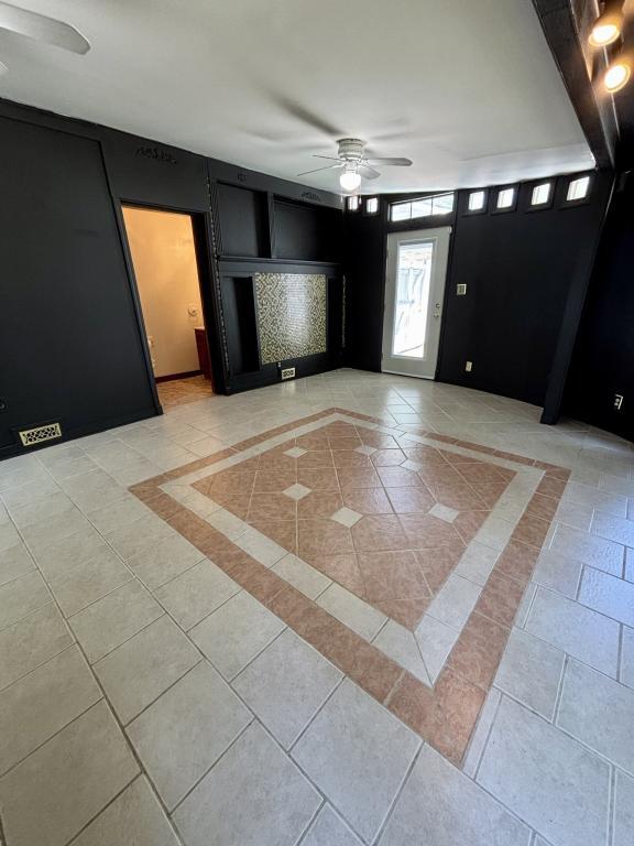 Building Photo - 224 Ramona Dr