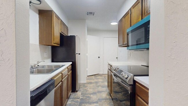 Building Photo - 603 Seminole Dr
